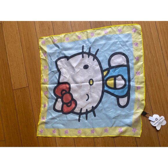 NWT MARSHALL COLUMBIA X Sanrio Hello Kitty Silk Scar - Picture 5 of 5